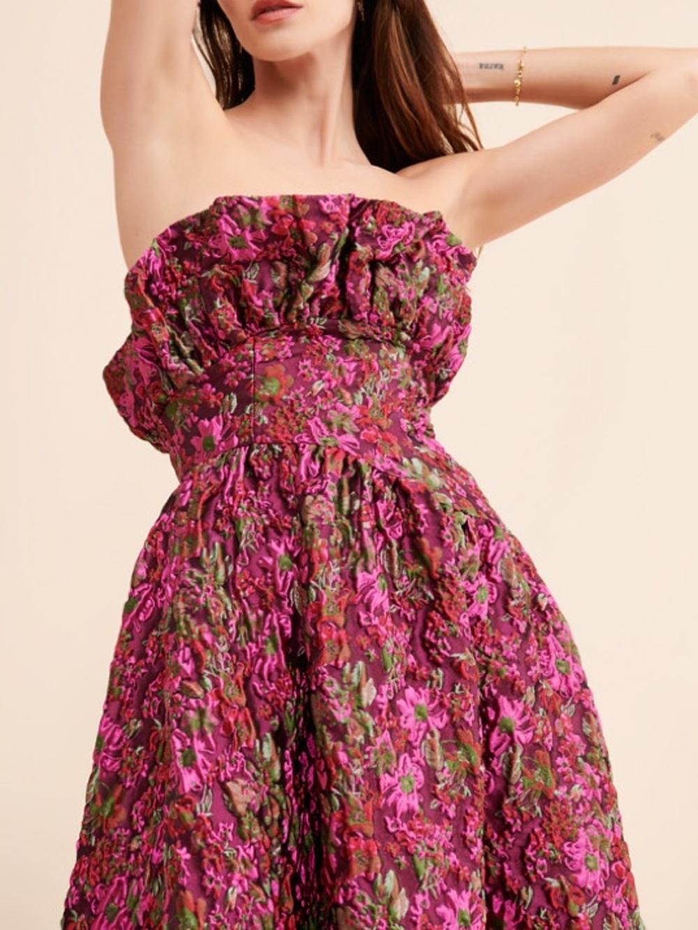 Elliatt Camellia Strapless Floral Jacquard Gown Pink M